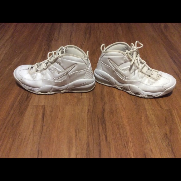 nike air max uptempo 95 triple white